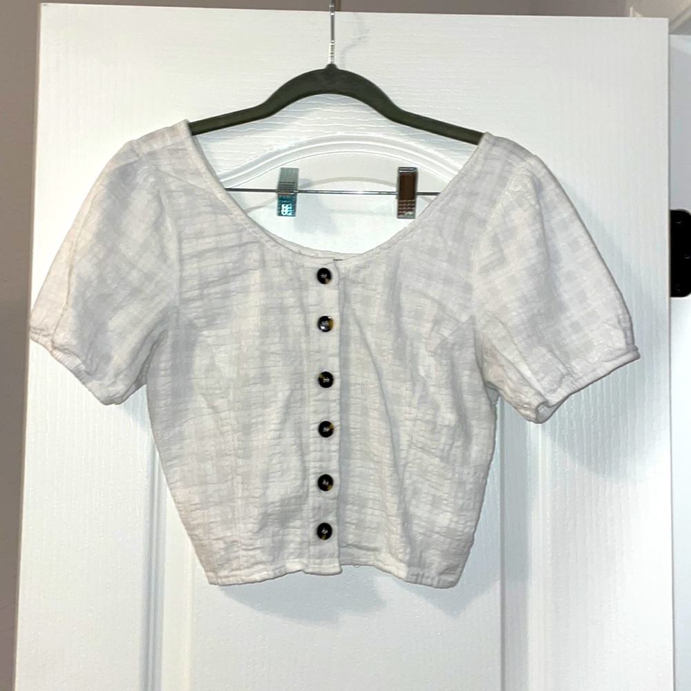 Beachy blouse/ good as new/ worn 1-2 times.